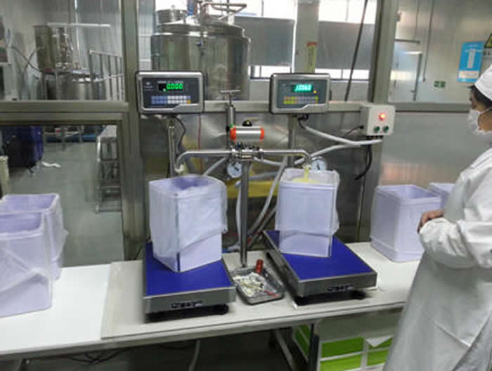 自動稱量成品灌裝現(xiàn)場